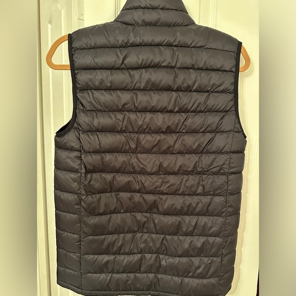 NEW GAP Kids Black Quilted Primaloft Vest XL feels like down! Perfect for Falll - Picture 3 of 9